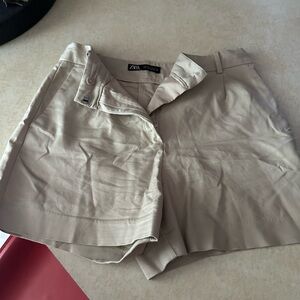 Zara beige shorts